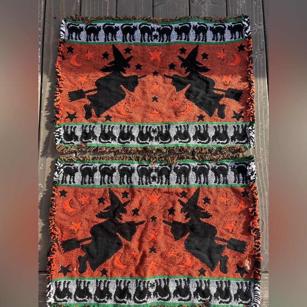 Vtg Halloween Placemats Flying  Witches Black‎ Cats Tapestry Black Orange Fringe